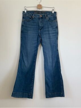 Women’s Western Style Wrangler Retro Bootcut High Rise Jeans